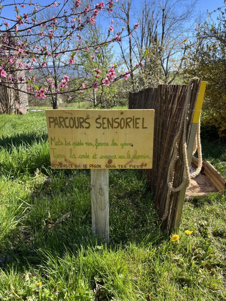 Panneau "Parcours sensoriel"
