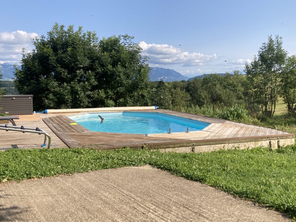 photo jardin avec piscine